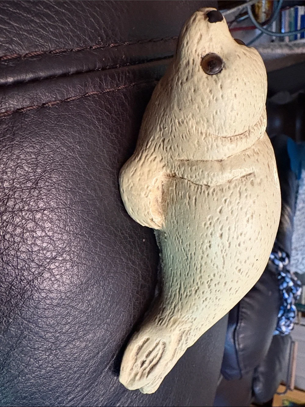Beige Seal Homco ? Vintage Seal Figurine Home Interior?? Resin?? Homco??